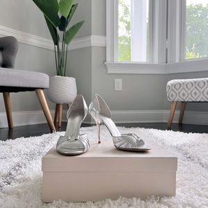 ALDO Silver Leather D’Orsay Heels with Crystal Accent 36 💕